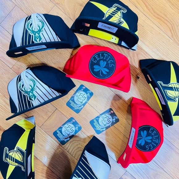 8 Brand New Mitchell & Ness Snapbacks. Choose these 8 or others. Set hats group